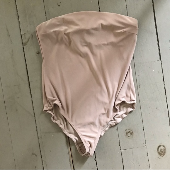 ✨3 for 20✨ Fashion Nova bodysuit - Picture 4 of 4